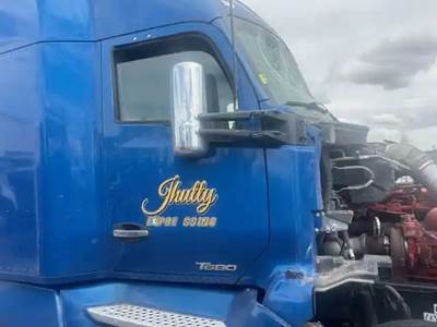 Kenworth T680 Right Door
