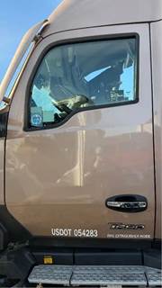 Kenworth T680 Left Door