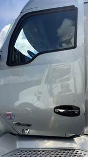 Kenworth T680 Left Door