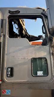 Kenworth T800 Right Door