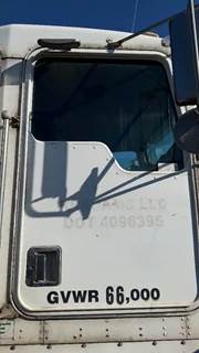 Kenworth T800 Right Door