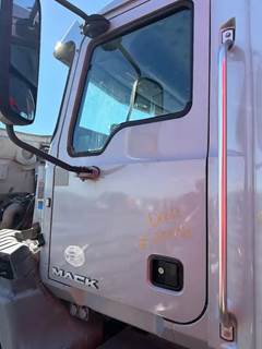 Mack Pinnacle CXU613 Left Door for a 2018 Mack CXU613