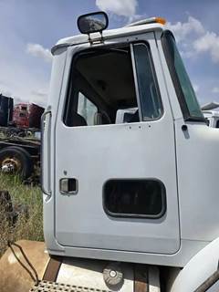 Volvo / WhiteGMC WG Right Door for a 1995 White WG