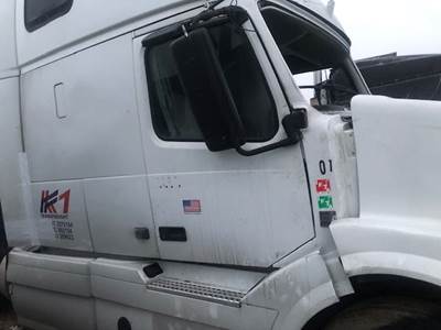Volvo VNL Right Door