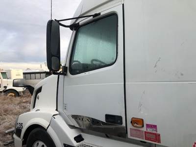 Volvo VNL Left Door