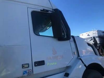 Volvo VNL Right Door