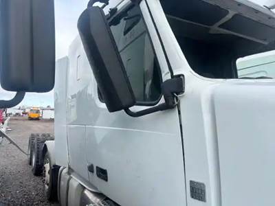 Volvo VNL Right Door