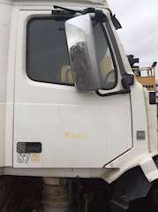 Volvo VNL780 Right Door