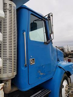 Volvo / WhiteGMC WG Right Door for a 1991 White WG