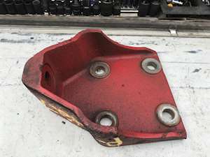 International 9200 / 9400 Engine Mount for a 2005 International 9200/9400I