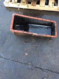 Caterpillar 3208T Engine Oil Pan