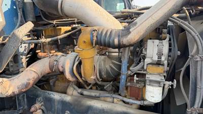 Caterpillar 3406 Engine for a 1996 Freightliner FLD120