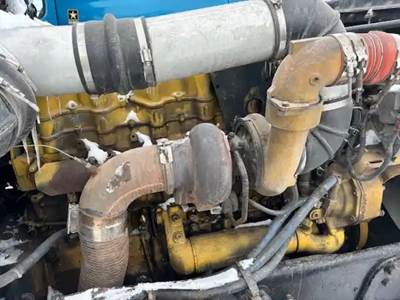 Caterpillar 3406E Engine for a 1996 Peterbilt 379