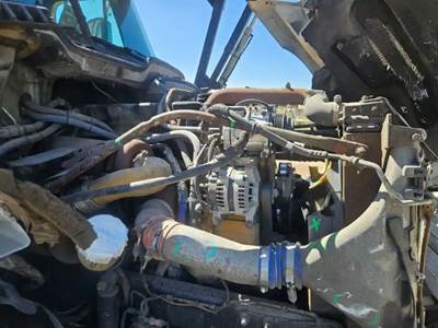 Caterpillar C15 Engine for a 2007 Freightliner Columbia 120
