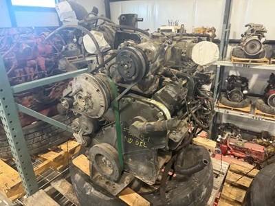 Cummins ISC Engine for a 2004 Peterbilt 330
