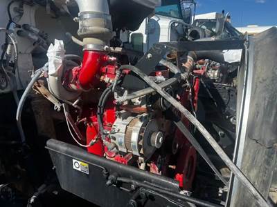 Cummins ISL Engine for a 2012 Peterbilt 384
