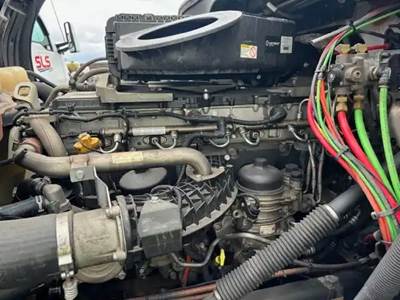 Detroit DD15 Engine for a 2019 Freightliner Cascadia 126