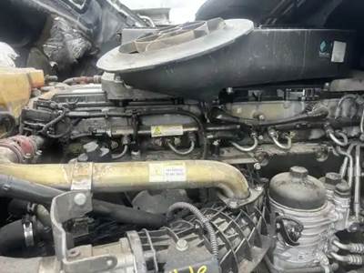 Detroit DD15 Engine for a 2014 Freightliner Cascadia 125