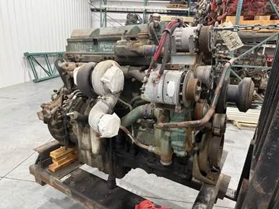 Detroit Series 60 Engine for a 2009 Freightliner Coronado 132 Glider