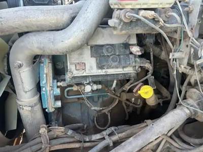 International DT466E Engine for a 2001 International 4700