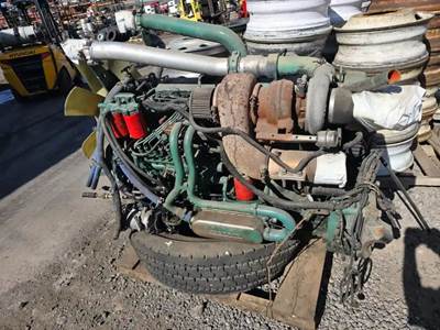 Volvo VE D7 Engine for a 2002 Volvo WXR