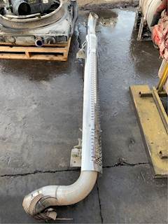 Freightliner Cascadia 125 Exhaust Pipe