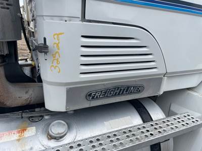 Freightliner FLC Exterior Truck Part