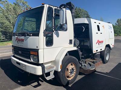 Ford CF7000 Left Fender Extension