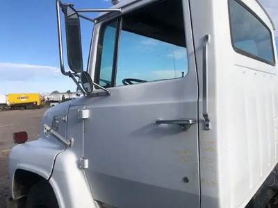 Ford LN7000 Left Fender Extension