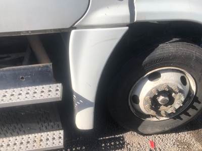 Freightliner Cascadia 125 Fender Extension