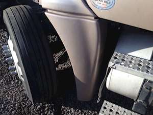 Freightliner Cascadia 125 Left Fender Extension