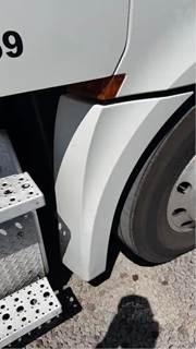 Freightliner Cascadia Right Fender Extension
