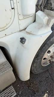 International 9200i Right Fender Extension