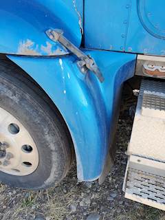 International 9400i Left Fender Extension