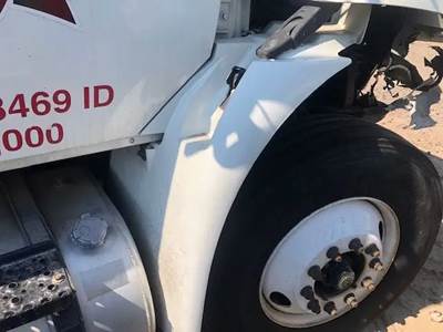 International DuraStar 4400 Fender Extension