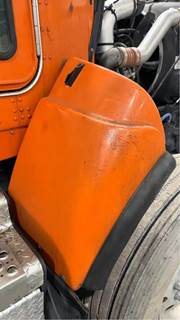 Kenworth T400 Right Fender Extension