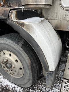 Kenworth T800 Right Fender Extension