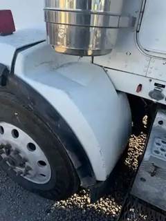 Kenworth T800 Left Fender Extension