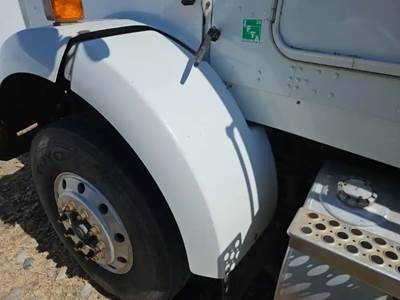 Kenworth T800 Left Fender Extension