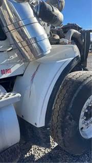 Kenworth T800 Right Fender Extension