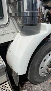 Kenworth T800 Right Fender Extension