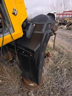 Mack CL713 Right Fender Extension