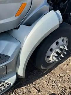 Peterbilt 579 Right Fender Extension