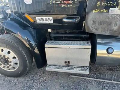 Peterbilt 579 Left Fender Extension