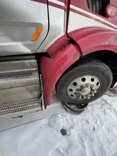 Peterbilt 579 Right Fender Extension