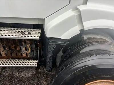 Volvo VNL Right Fender Extension