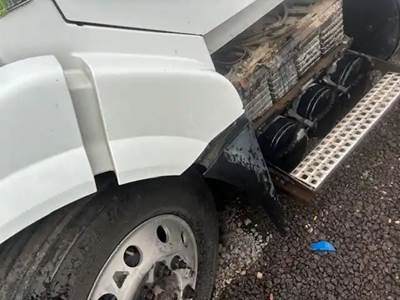 Volvo VNL Left Fender Extension