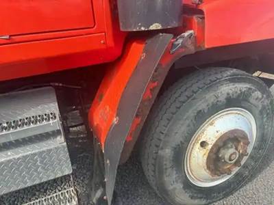 Western Star 6900 XD Right Fender Extension