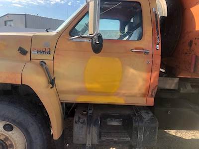 Ford F-800 Left Fender for a 1992 Ford F800