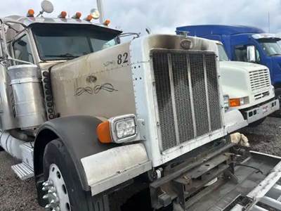 Peterbilt 379 Right Fender